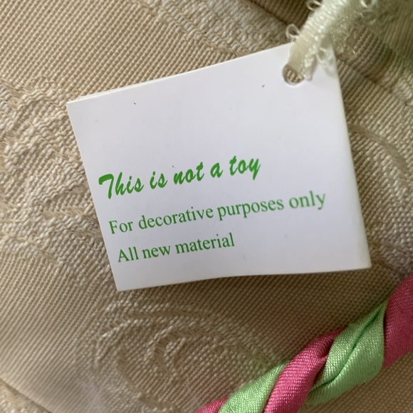 RAZ imports Fuzzy Bunny 🐰 with Easter Basket 🧺 in Pink and green - Picture 5 of 7